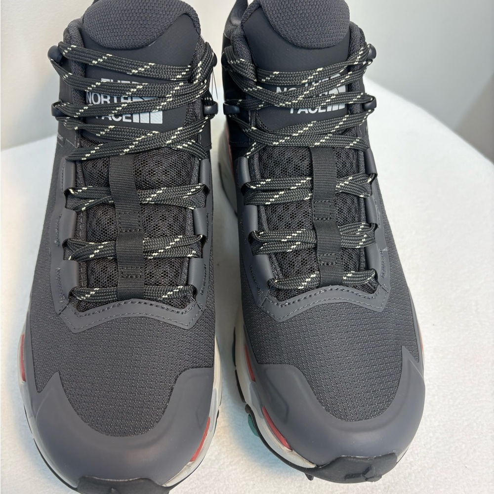 Women's The Northface Vectiv Exploris Mid Futurelight Hiking Boots - Size 9.5